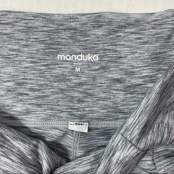 manduka Essential Yoga Capri Heather Gray Sz M - Picture 4 of 9